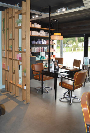 Anglerot-décoratrice-interieur-salon-emotion-le-grain-de-sel-UFDI-cap-ferret-33-coiffure-c