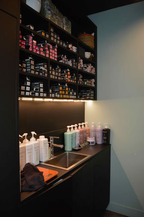 Anglerot-décoratrice-interieur-salon-emotion-le-grain-de-sel-UFDI-cap-ferret-33-coiffure-c