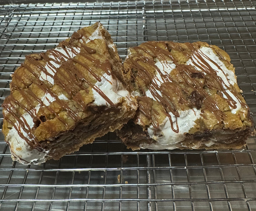 S'mores Chocolate Chip Cookie Bar