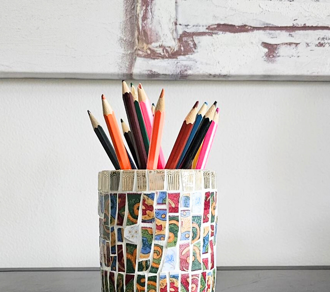 Pot à crayons redimensionné.png
