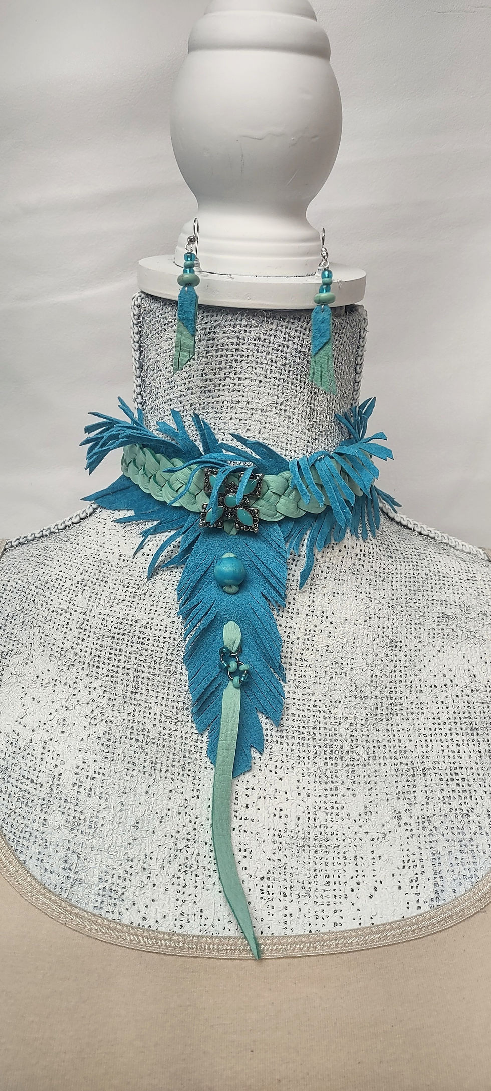 Thumbnail: Turquoise blue feather and braided choker with turquoise suede feather