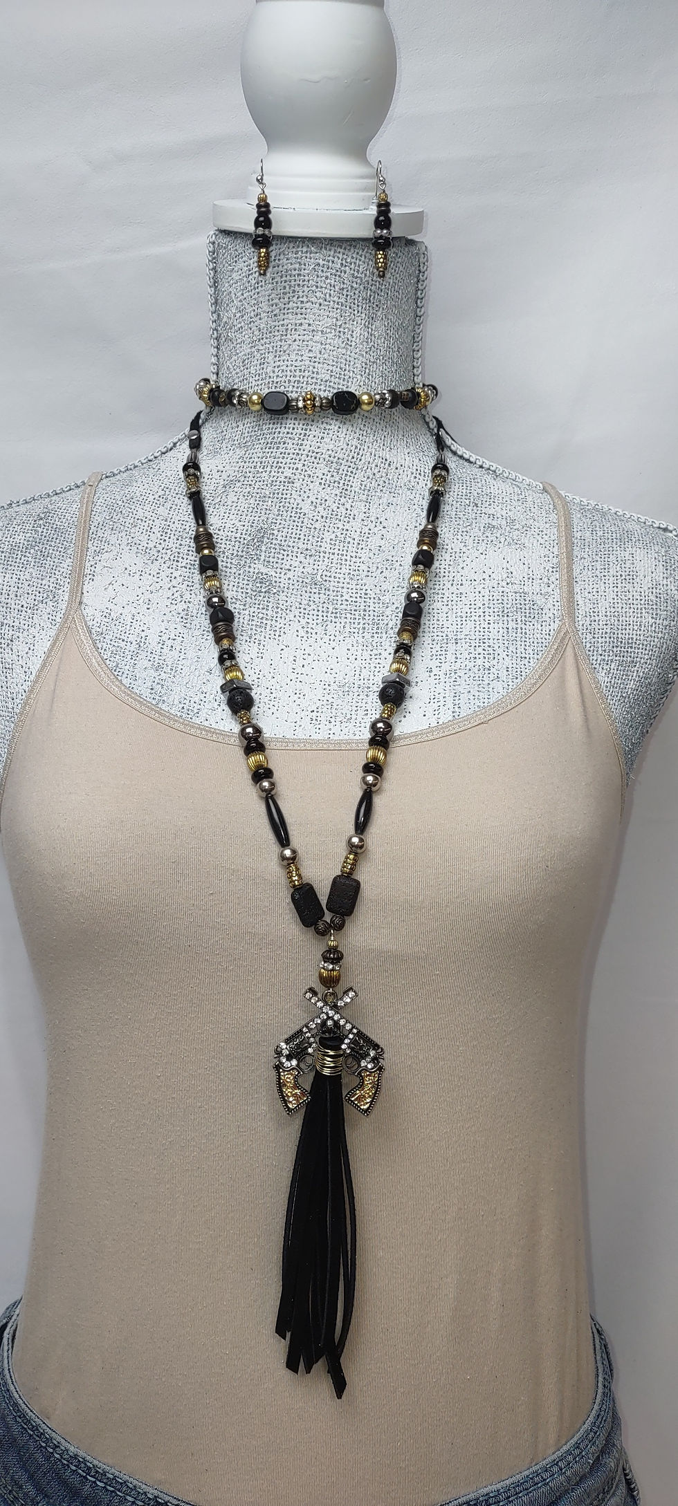 Thumbnail: Rhinestone pistols medallion, black tassel, gold, black and silver beads