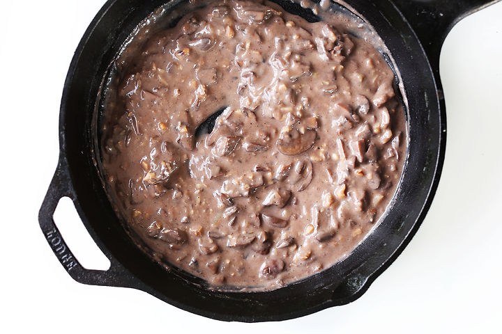 6-Step-EASY-Mushroom-Gravy-thats-entirely-VEGAN-and-glutenfree-optional-Peppery-thick-and-PERFECT-on