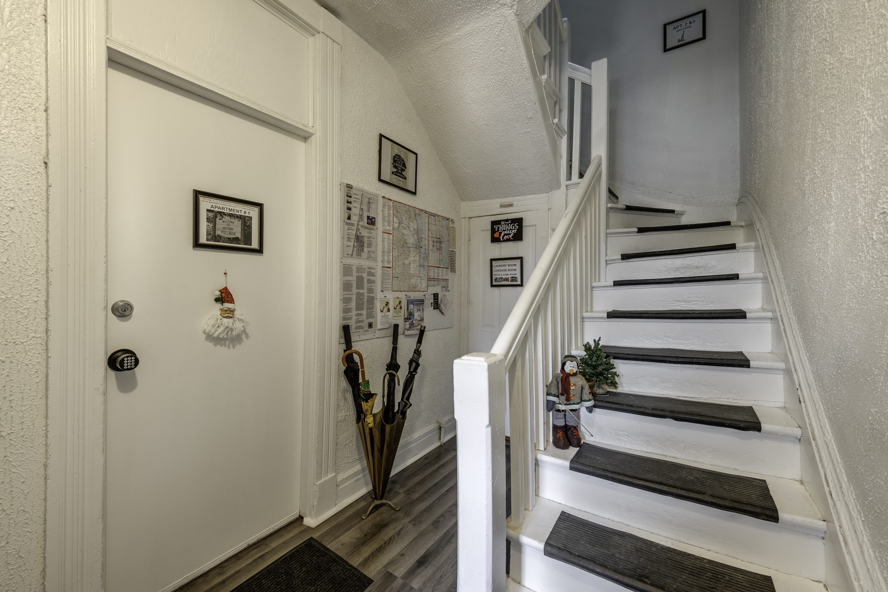 11307-S-Langley-Hallway-B