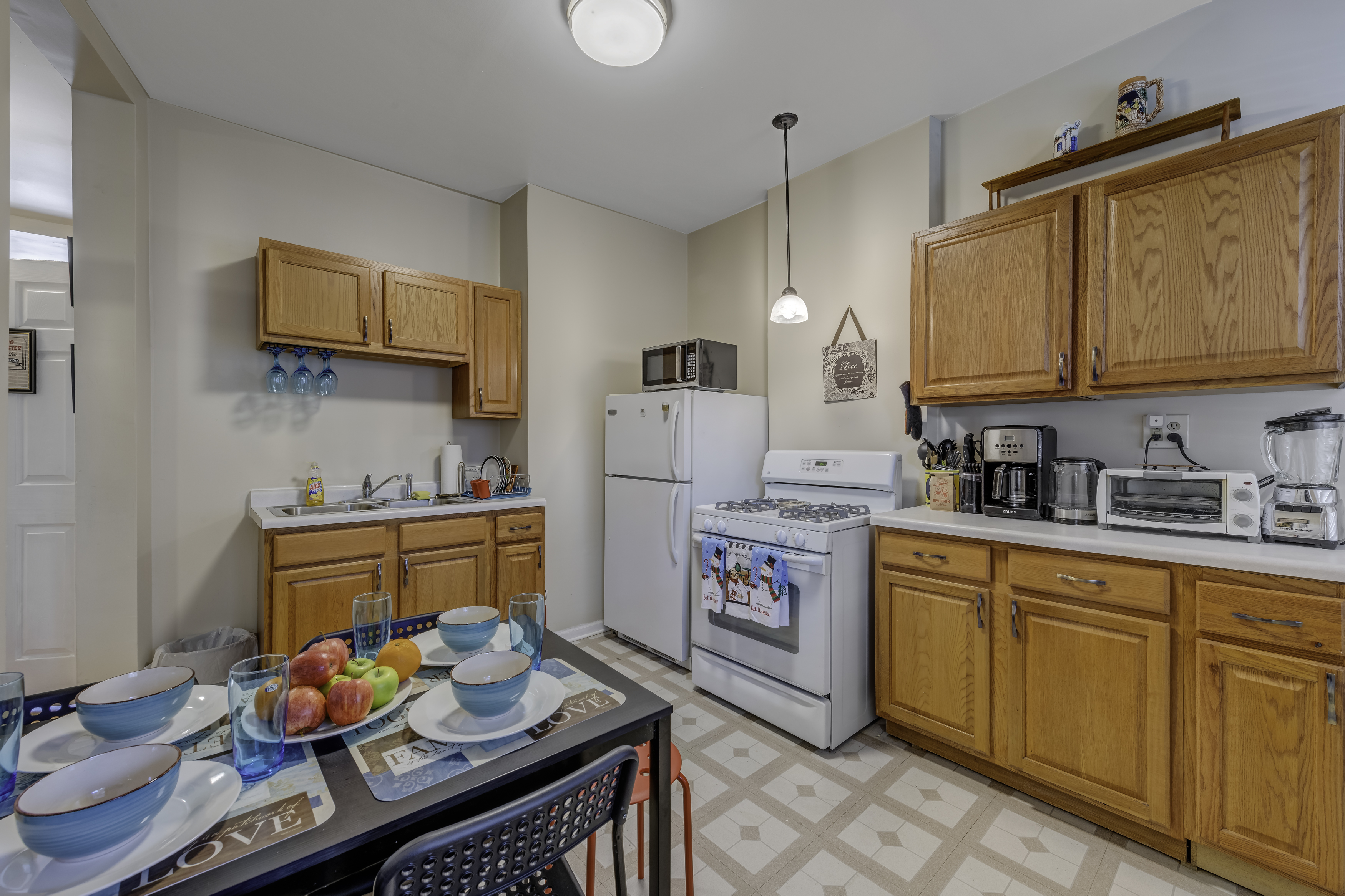 11307-S-Langley-Apt-1-Kitchen-B