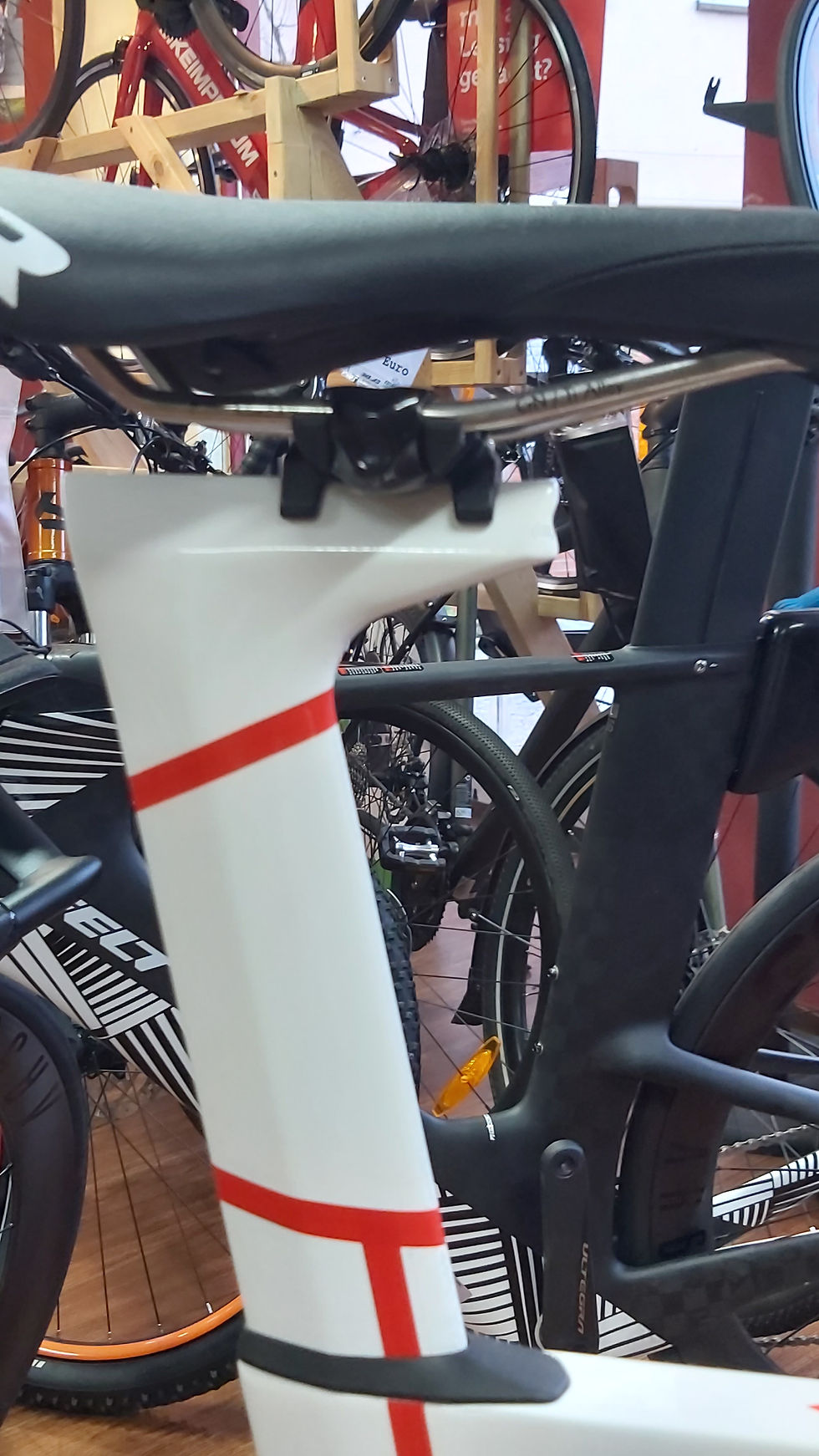 Miniaturbild: AIRSTREEEM AIR TT PLUS 945 noDisc Di2 Gr.58