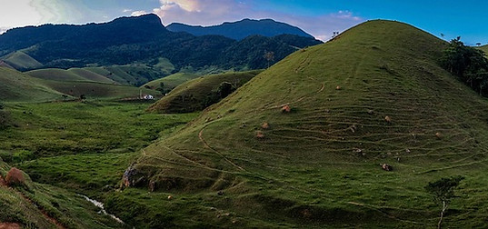 mountains-7382765_1280.jpg