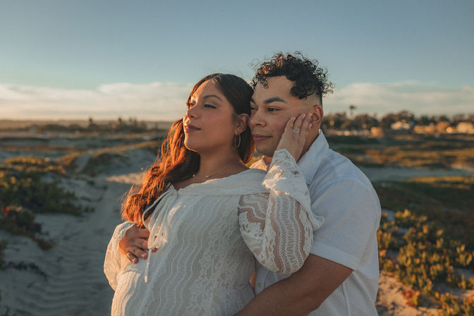 San Diego sunset maternity photography outdoor couple portrait