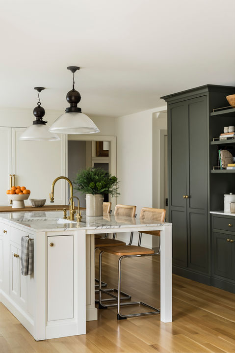 Kitchen Island & storage cabinets