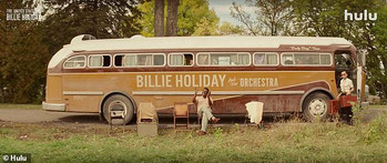37888386-9136651-Love_affair_All_seems_well_as_she_tours_around_the_country_with_-a-25_161