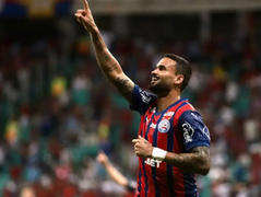 Willian José marca dois, Bahia bate o São Paulo e entra no G5 do Brasileirão