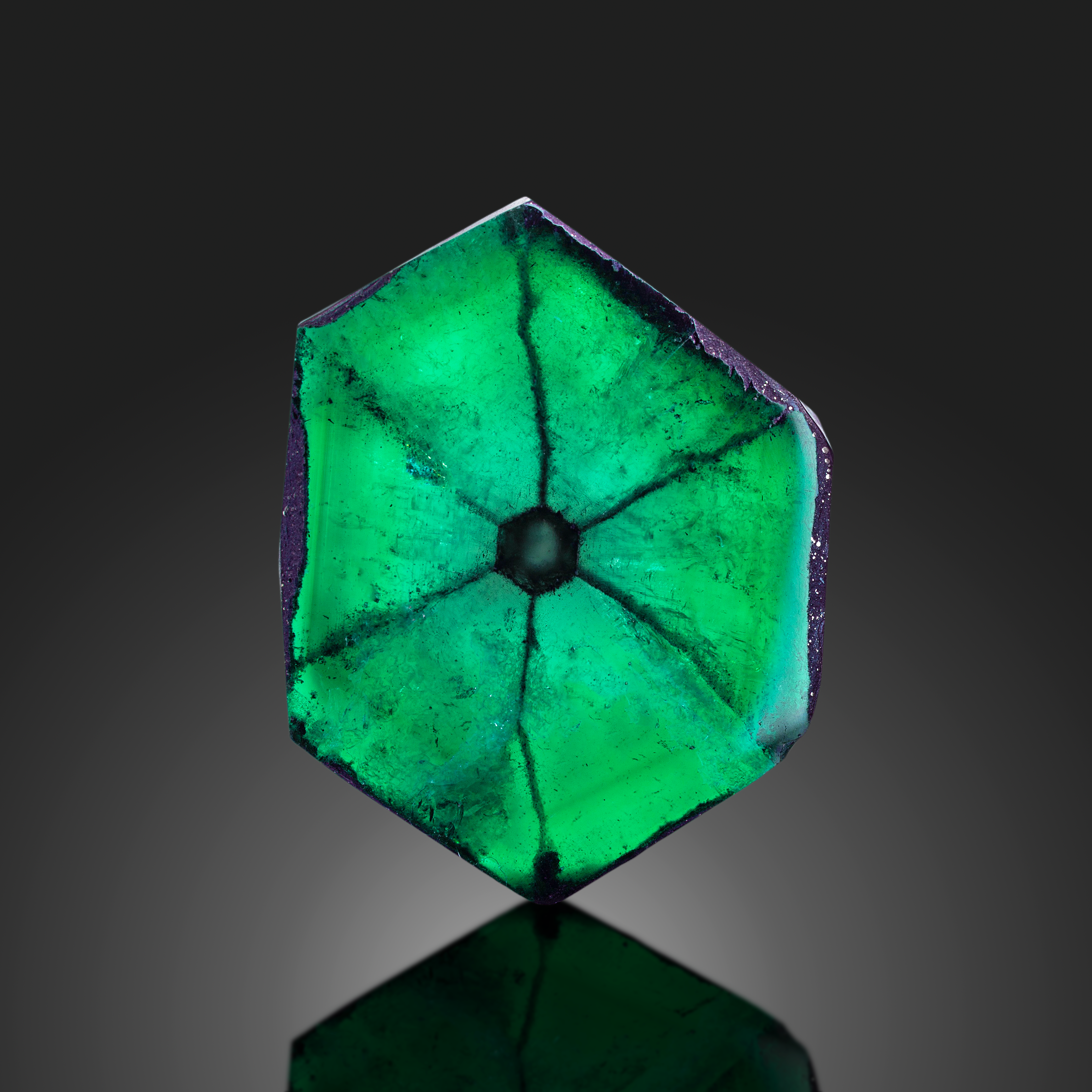 TRAPICHE EMERALD 3.41 CTS. 14X10X2 MM.