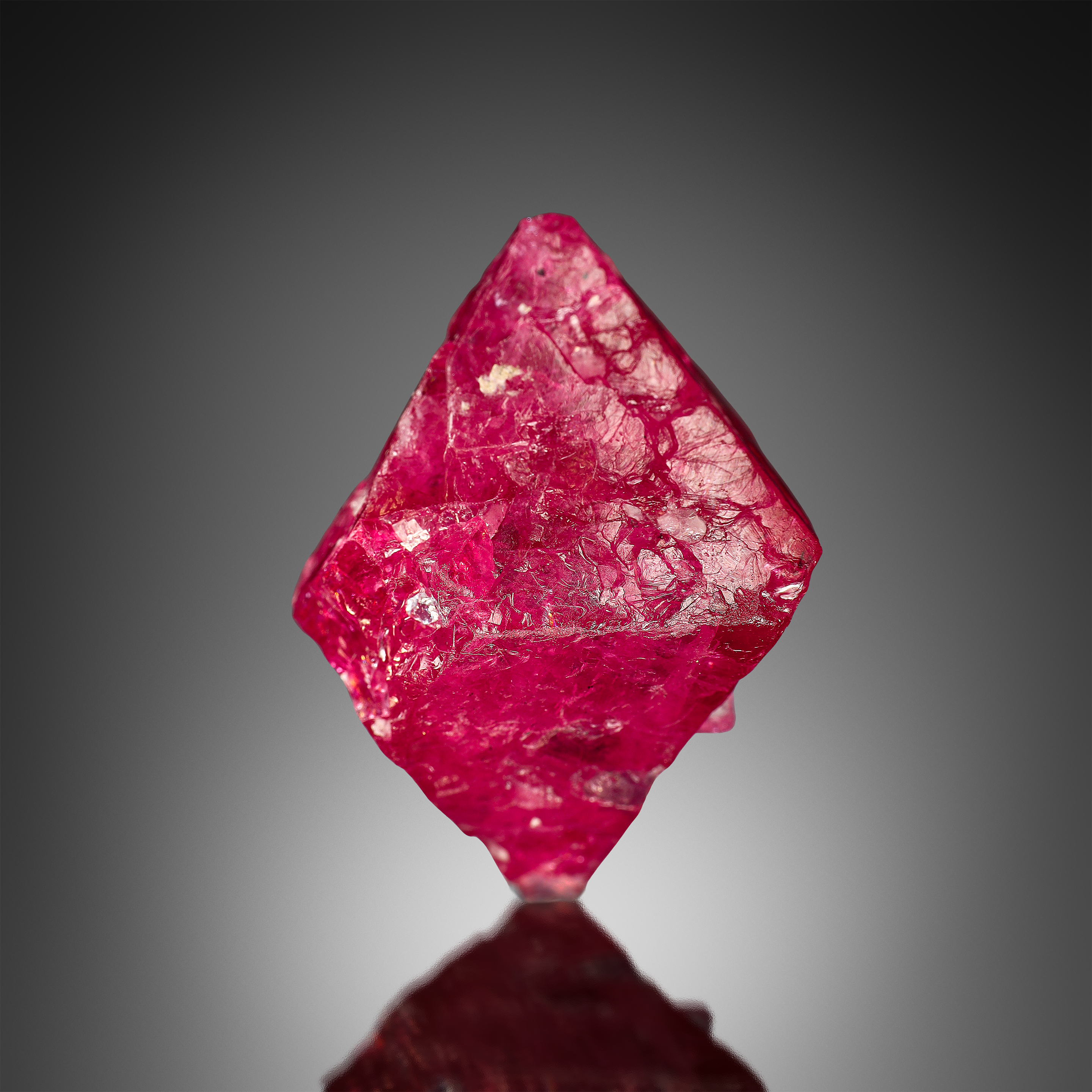 MAHENGE SPINEL 49.58 CTS. 26X18X15 MM.