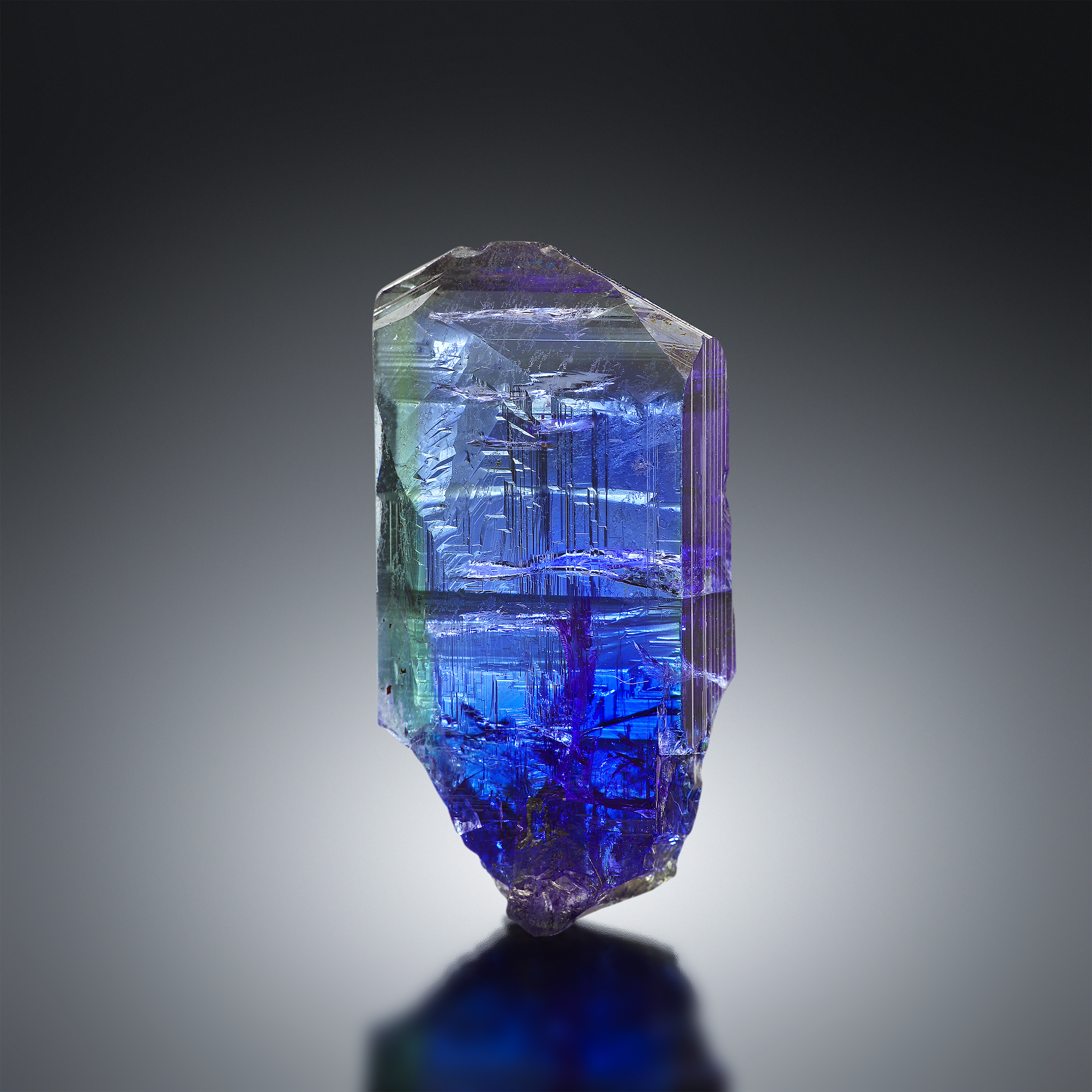 TANZANITE 27.65 CTS. 28X14X6 MM.