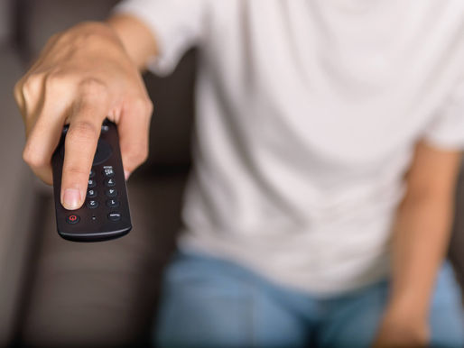 Spegniamo la tv e usciamo di casa. Fuori c’è un panorama da Ridisegnare