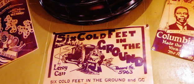 “Six Cold Feet In The Ground”(冷たい地下6フィートの場所)