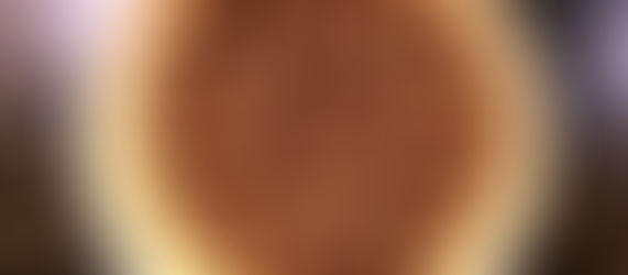 「お盆過ぎも暑い飲食店」と掛けて、「上から見たピーカンパイの姿」と解く!