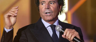 Julio Iglesias (Photo credit: Bertrand Guay)
