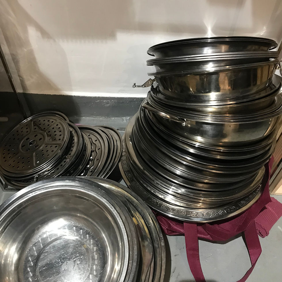 "Poon-choi" container redistribution