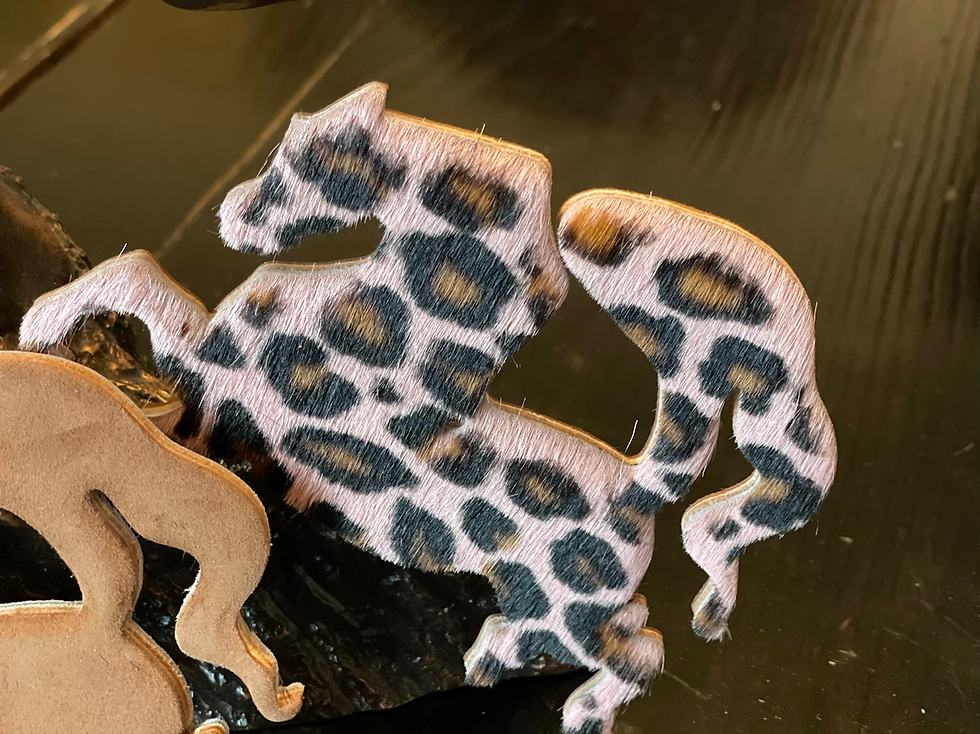 Miniature : GRIGRI Zaraq | Léopard Rose x Chèvre Velours Bai