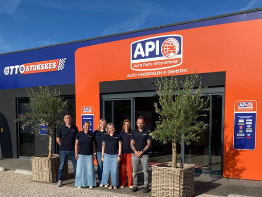 API Ottostukskes viert opening nieuwe winkel in Herenthout.