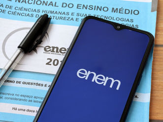 Como envelhecer com saúde e autonomia? Se fizéssemos o ENEM 2025, nossa redação abordaria o papel da ortopedia nessa jornada.