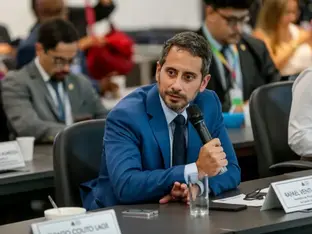 Rafael Abreu, Especialista em Políticas Públicas e Gestão Governamental, durante participação em reunião institucional no Estado do Rio de Janeiro