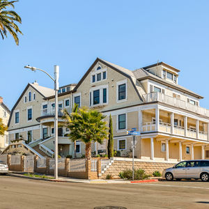 Hotels-Models14015 2_edit_new 2.jpg