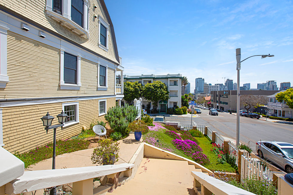 PF HI Garden from steps