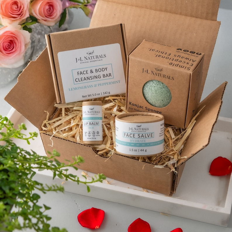 Thumbnail: Essentials Skin Regimen Kit (4-Piece Set)