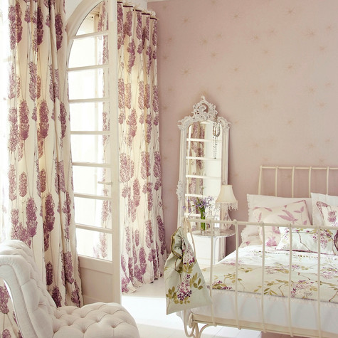 Traditional-bedroom-interior-638158146_2788x3968.jpeg