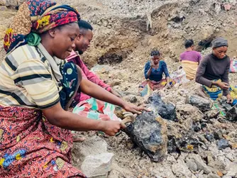 Artisanal miners in DRC