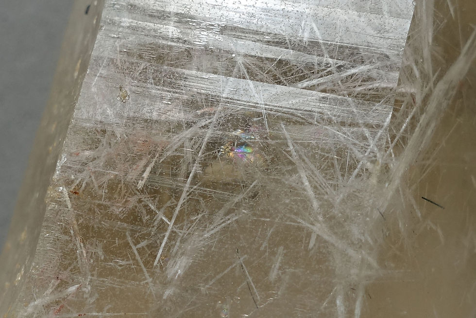 縮圖：白髮晶柱