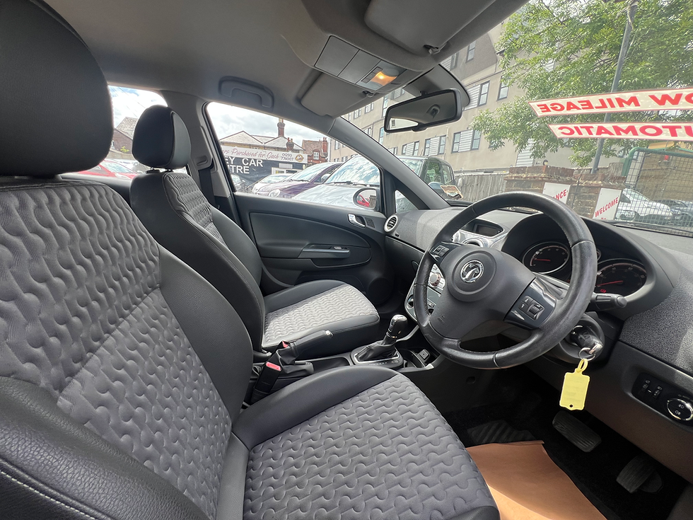 Thumbnail: Vauxhall Corsa 1.4 16V SE Auto Euro 5 5dr