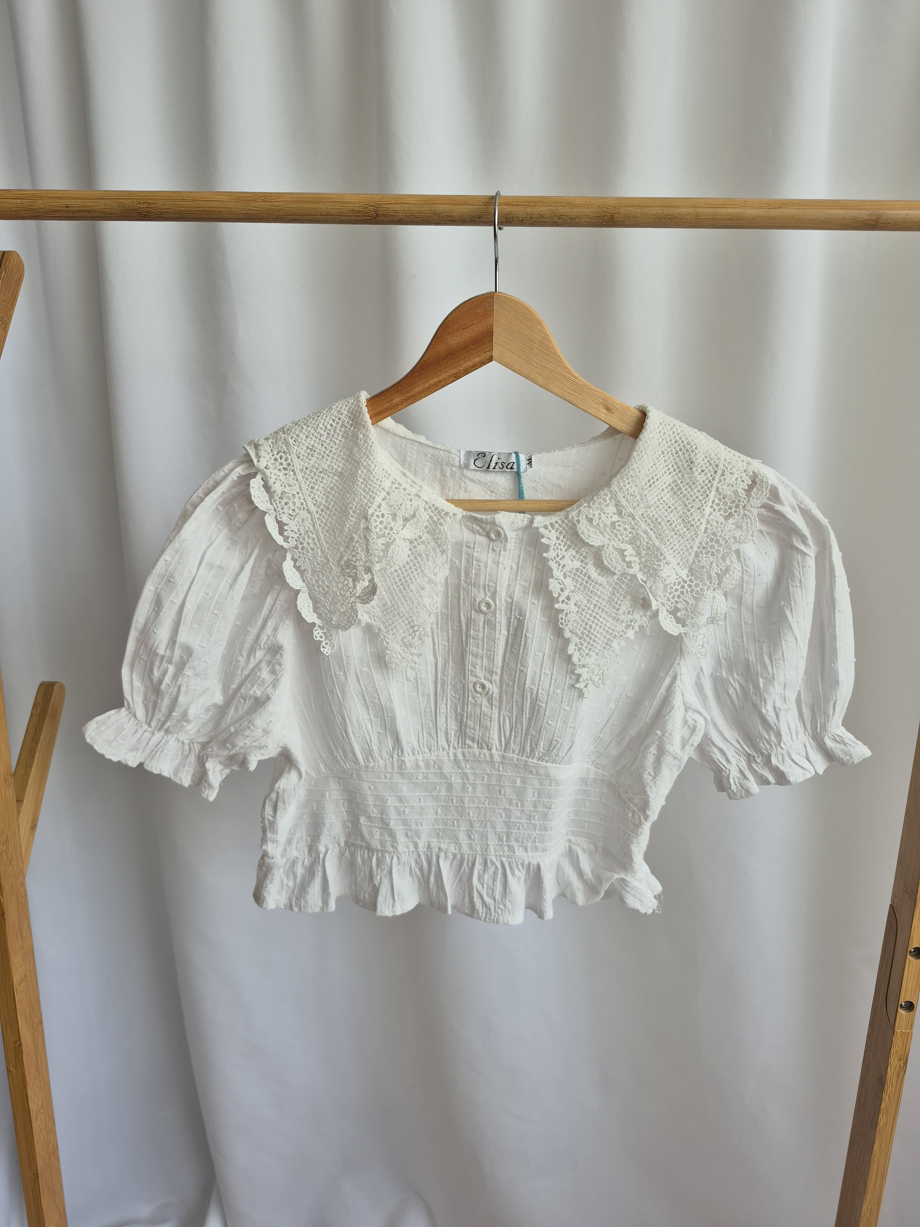 Blusa crop top ojalillo encaje 