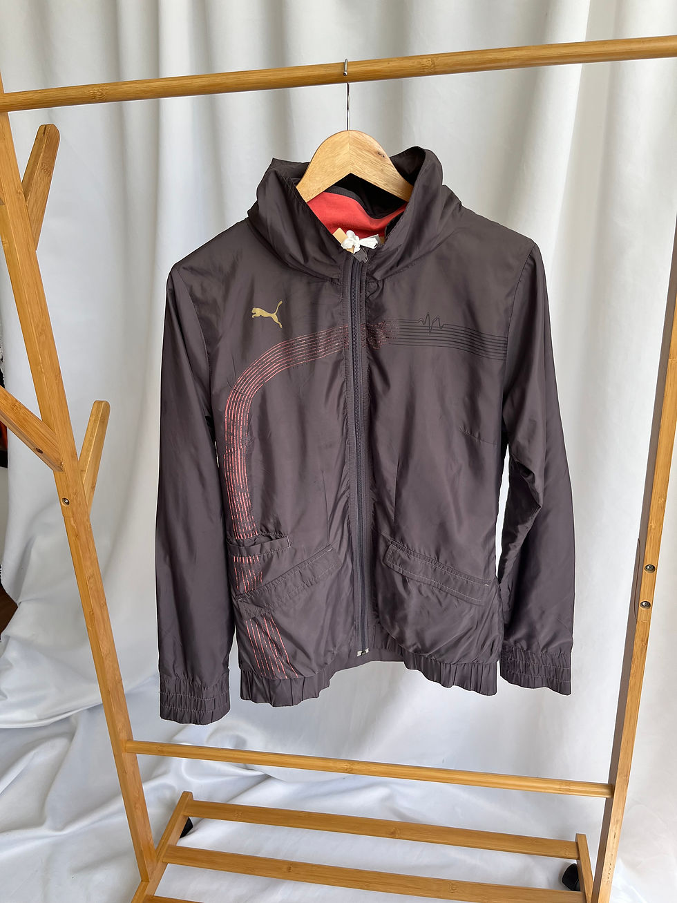 Miniatura: Chaqueta rompe vientos morado opaco