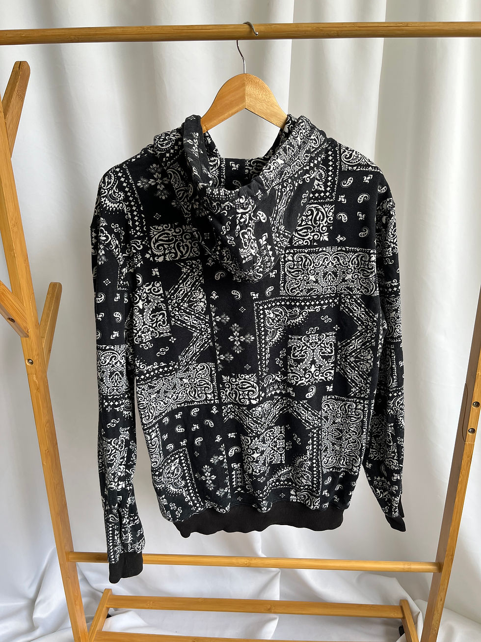 Miniatura: Buso algodón negro estampado arabesco