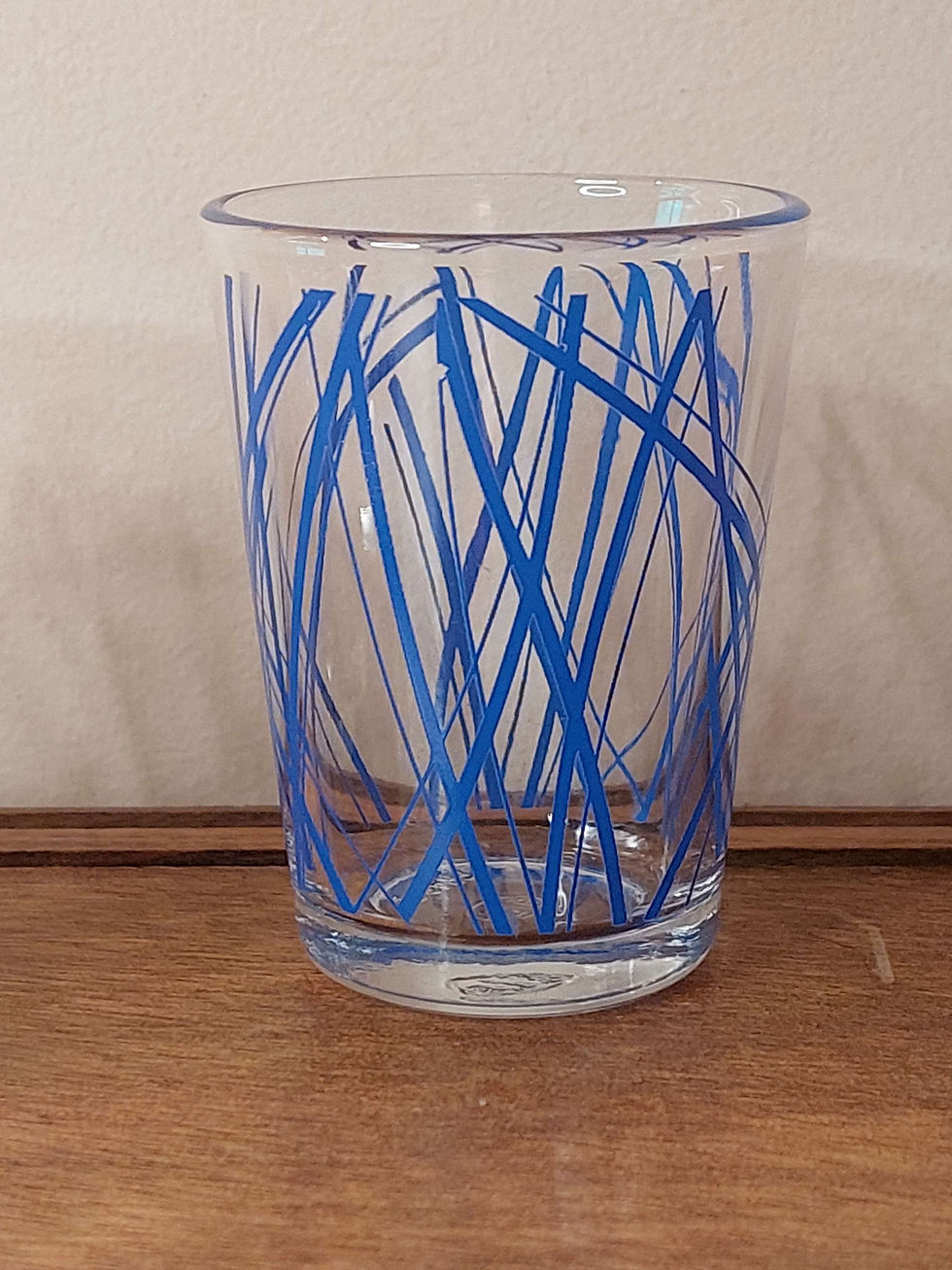 Miniature : 8 verres à liqueur vintage années 50–60 – Couleurs bleu, vert, orange et jaune