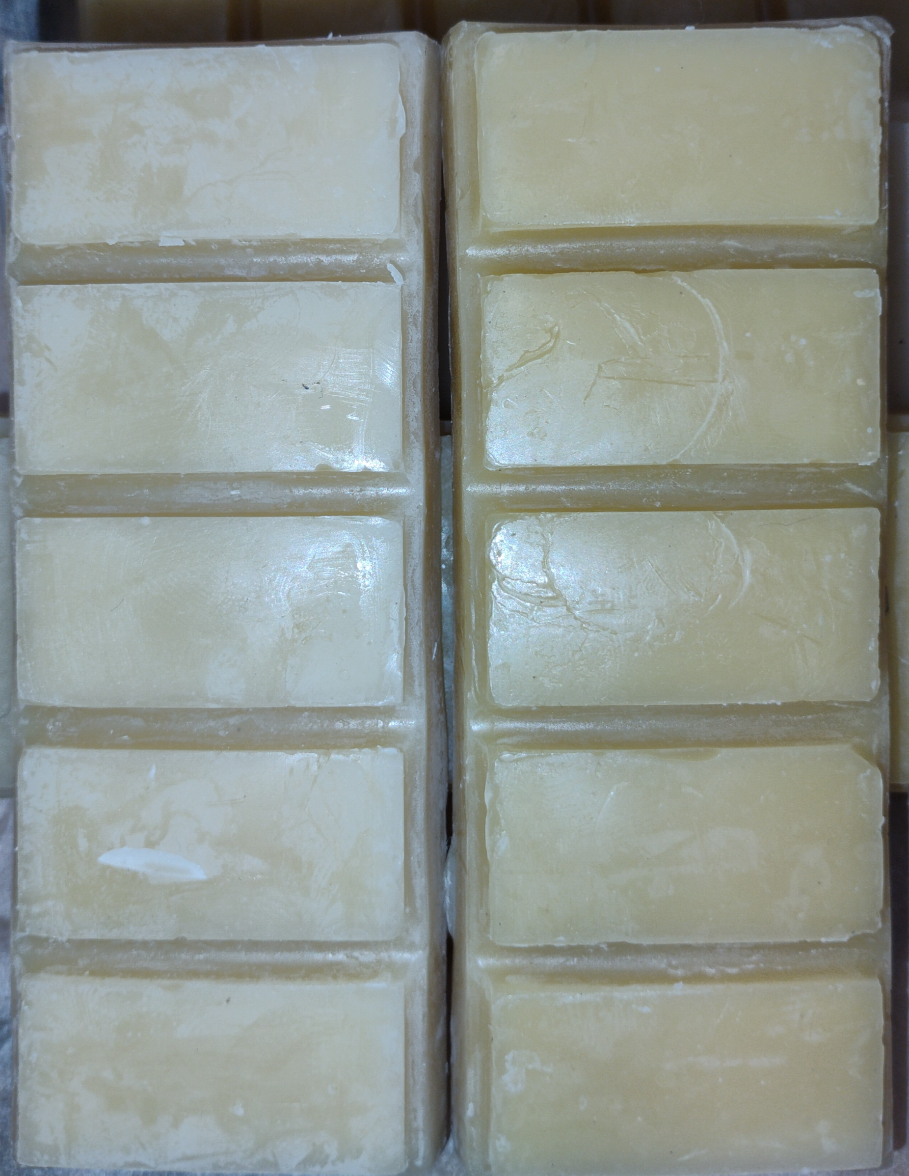 RAW PURE BEESWAX BAR