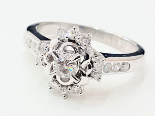 💎 なぜ天然ダイヤの相場が動いているのか?合成ダイヤの普及が買取現場に与えた衝撃