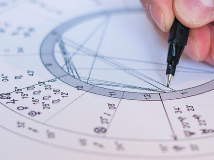 Astrología psicológica: cómo interpretar la carta natal como un sistema de partes internas
