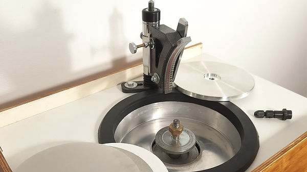 Máquina para tallar piedras preciosas