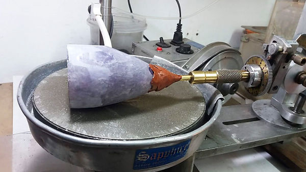 Máquina para tallar piedras preciosas tipo Mástil