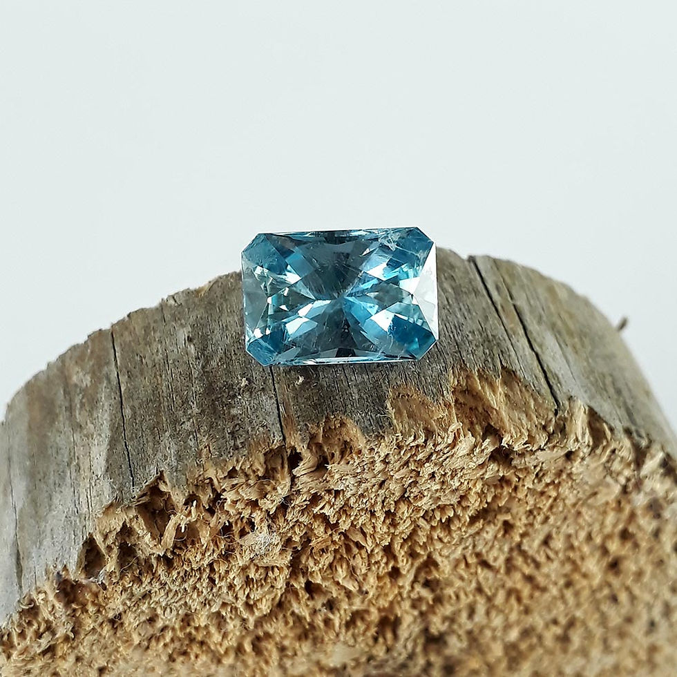 Aquamarine Fantasy Cut by Oscar Bautista