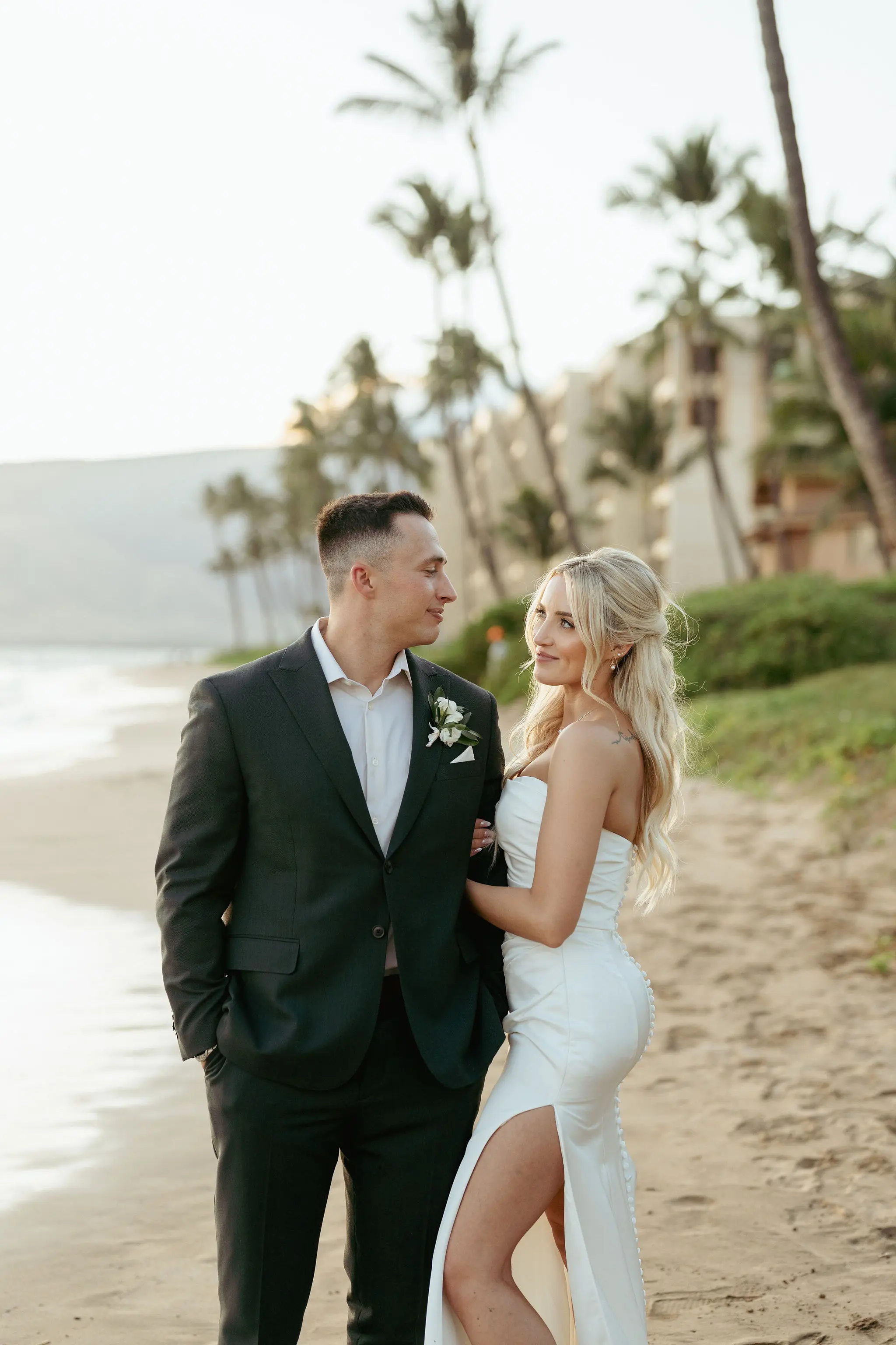 Maui wedding photoshoot on the beach