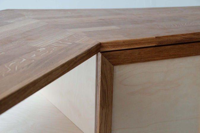 Detail van schuine hoek in het blad.