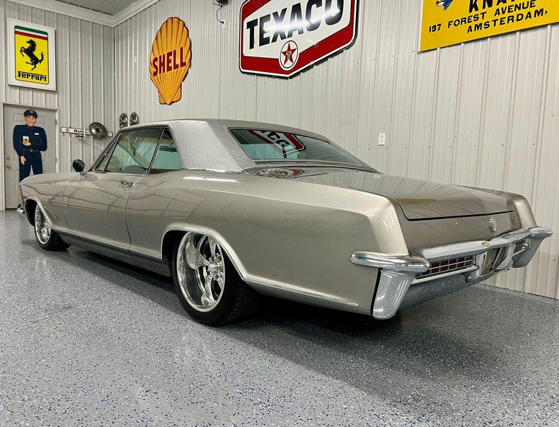 Thumbnail: 1965 Buick Riviera
