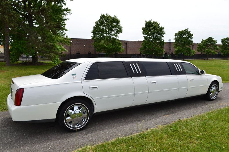 Thumbnail: 2003 Cadillac Limousine