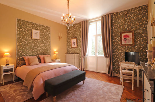 Chambre aubépine au Château Des Requêtes.
Labellisées Gîtes de France 3 épis. 