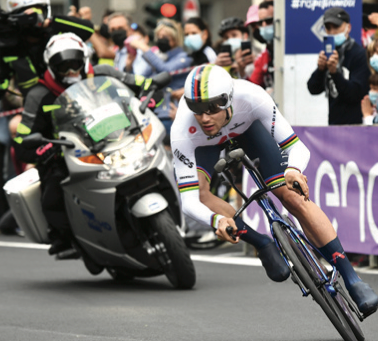 Giro: Ganna il più veloce